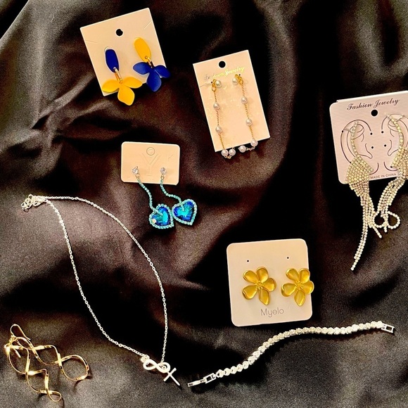 Fast Fashion Jewelry Frenzy 10 each or 3 for 21 Bundle I’ll price change price - Picture 1 of 13